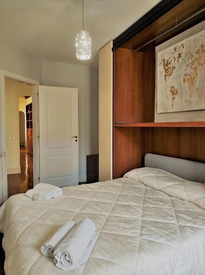 Flora'S House - Ortigia Holidays سيراكوزا 0*,  إيطاليا
